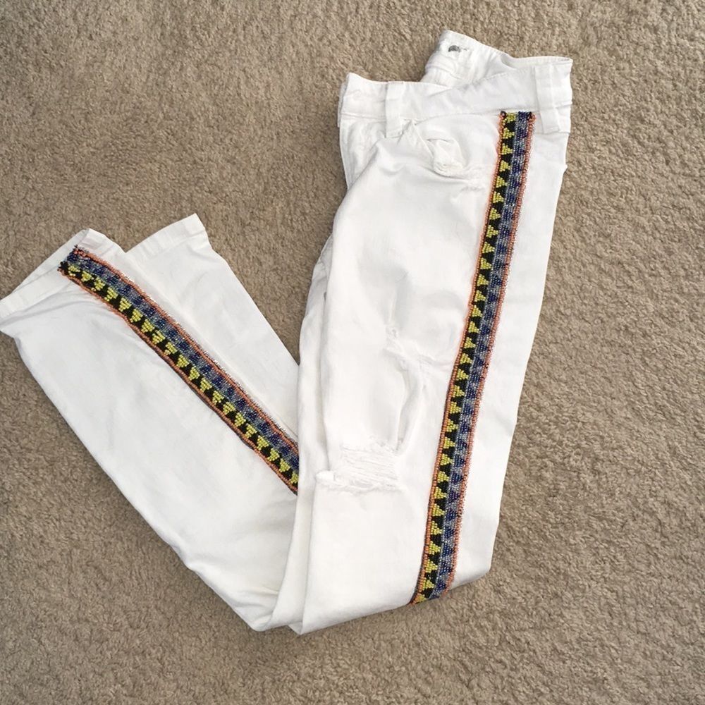 Women's White Distressed Embellished Beaded Skinny Jeans by Guess Size 24